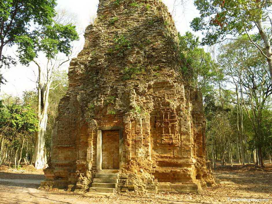 Prasat Bos Ream (N15)