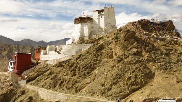 монастырь Namgyal Tsemo Gompa